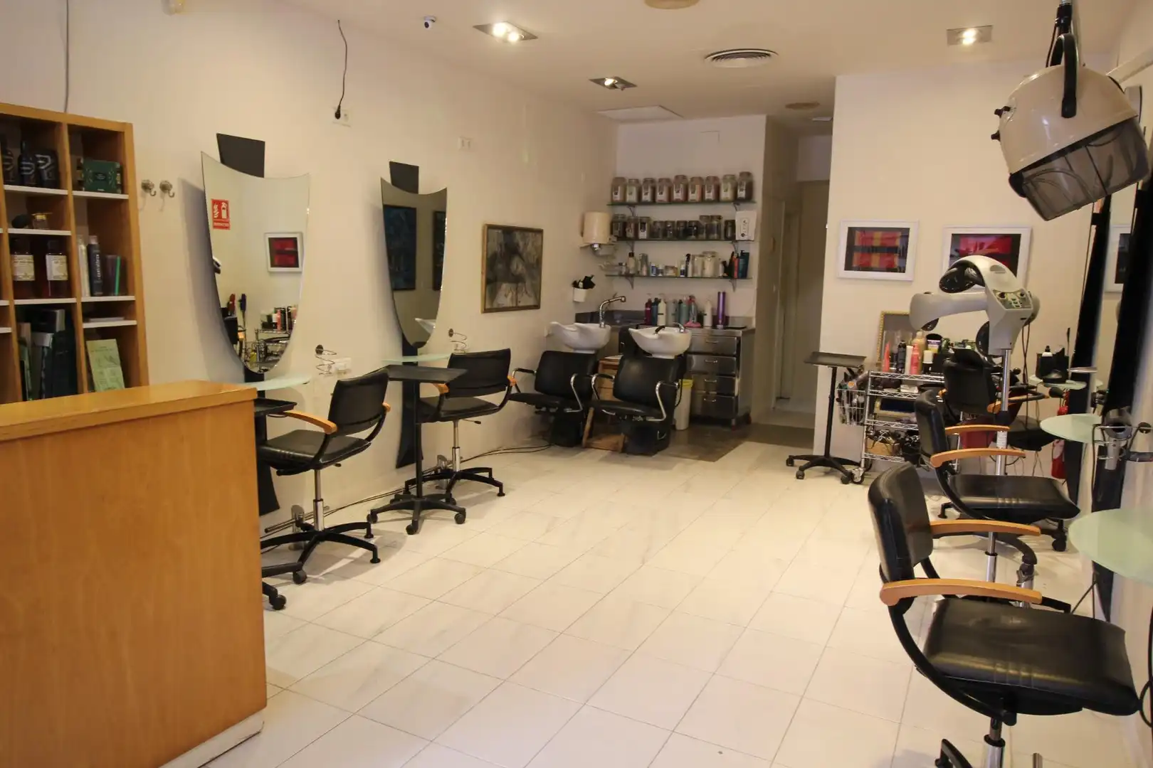 Commercial properties for sale in Alicante / Alacant  with Air Conditioner, Terrace and Furnished