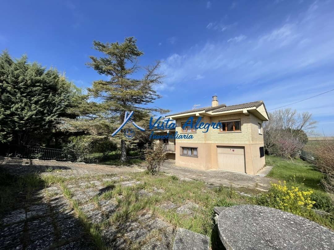 Vista exterior de Casa o xalet en venda en Ollauri amb Calefacció, Jardí privat i Terrassa