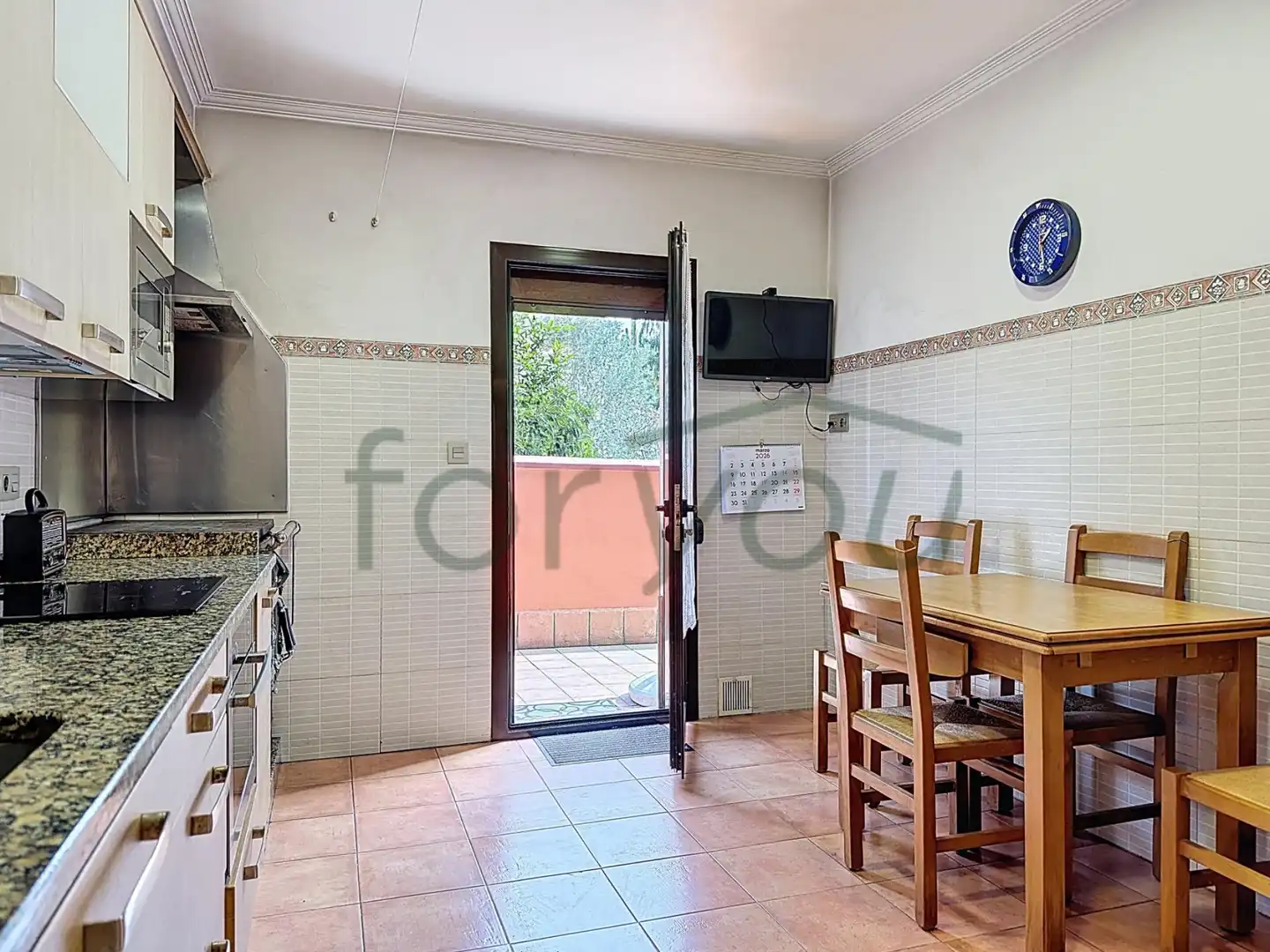 Cuina de Casa adosada en venda en Donostia - San Sebastián  amb Calefacció, Terrassa i Balcó
