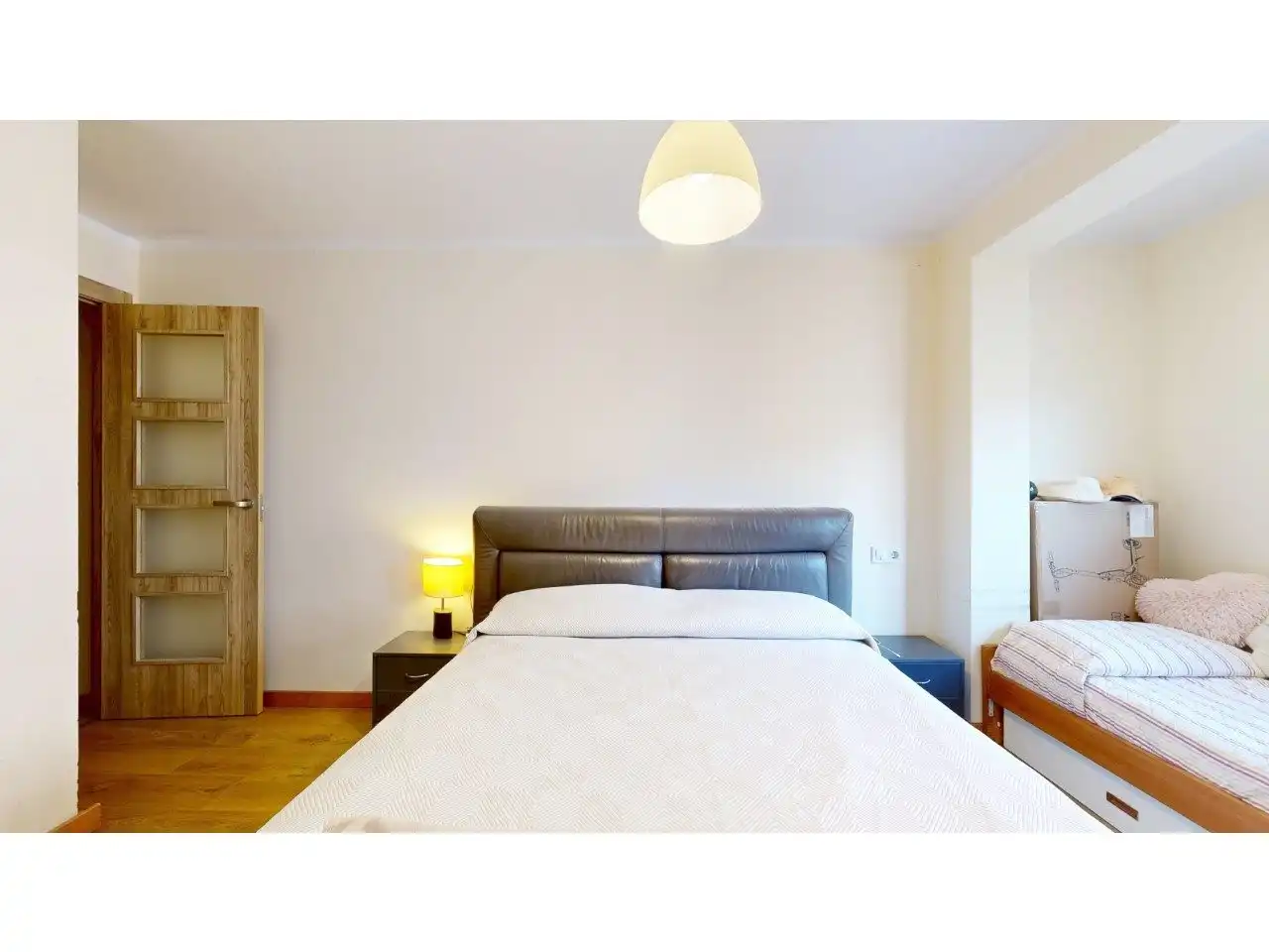 Bedroom of Flat for sale in Torrent  with Air Conditioner, Private garden and Balcony
