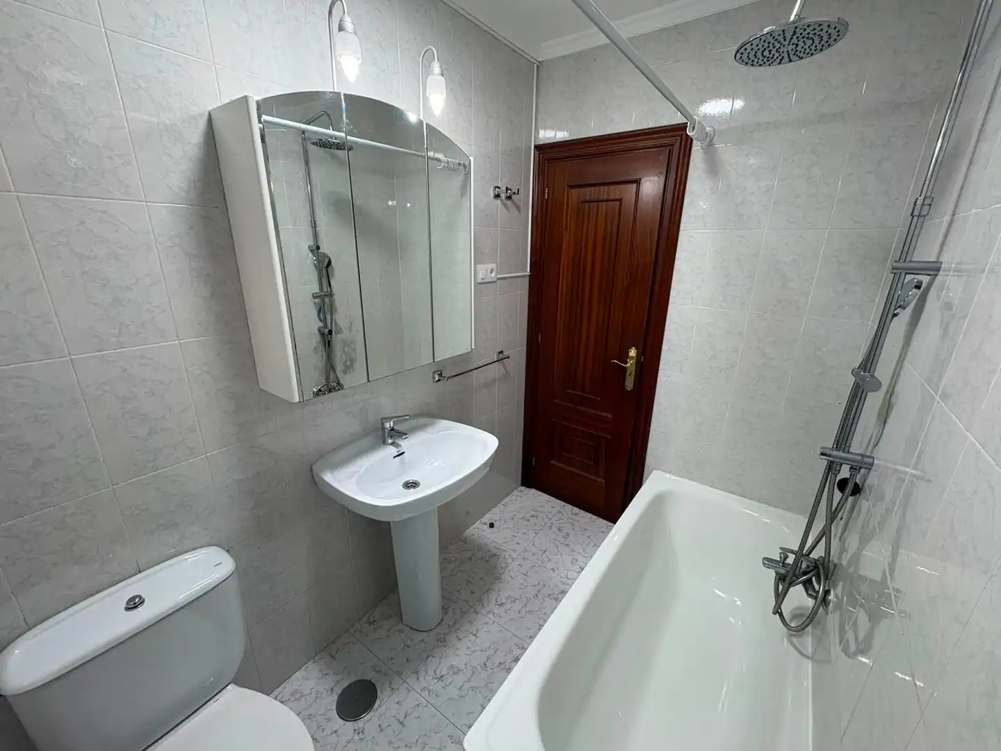 Bathroom of Apartments for sale in Boiro  with Storage room and Furnished