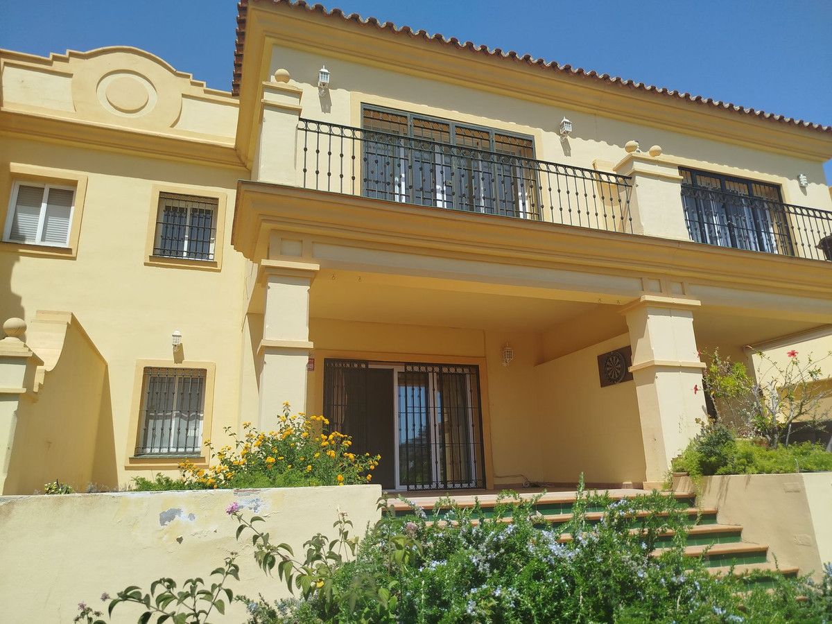Vista exterior de Casa adosada en venda en Mijas amb Aire condicionat, Calefacció i Terrassa