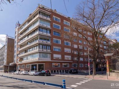 Exterior view of Flat for sale in  Madrid Capital  with Heating and Storage room