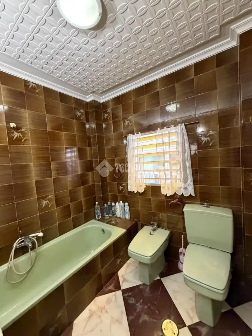Bany de Casa o xalet en venda en Sevilla amb Aire condicionat i Balcó