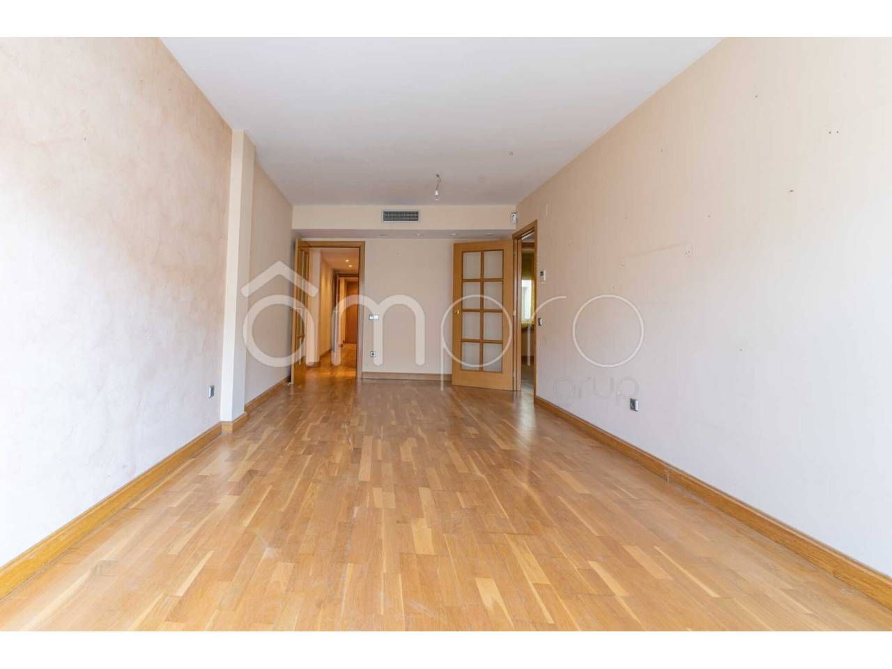 Sala d'estar de Pis en venda en Torredembarra amb Aire condicionat, Calefacció i Parquet