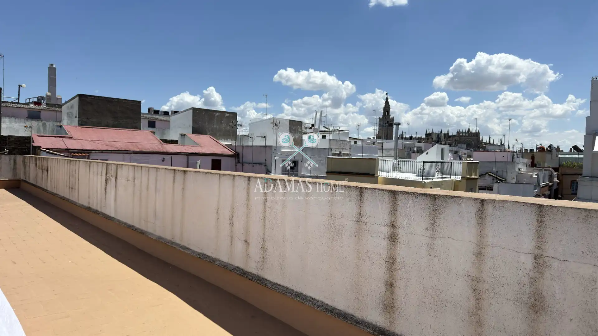 Exterior view of Flat for sale in Sevilla  with Air Conditioner and Balcony