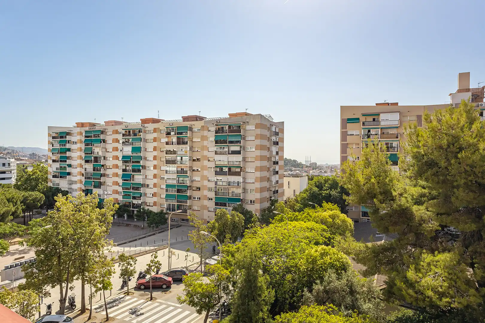 Vista exterior de Pis en venda en Barcelona amb Calefacció i Balcó