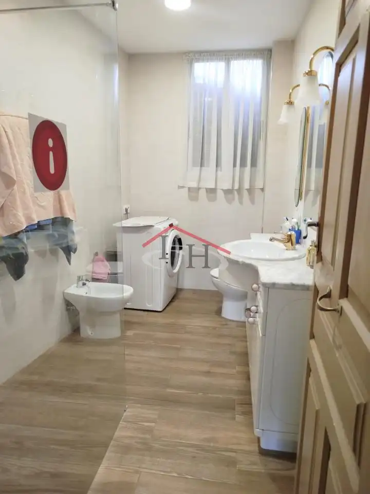 Bany de Casa o xalet en venda en Onzonilla amb Jardí privat i Traster
