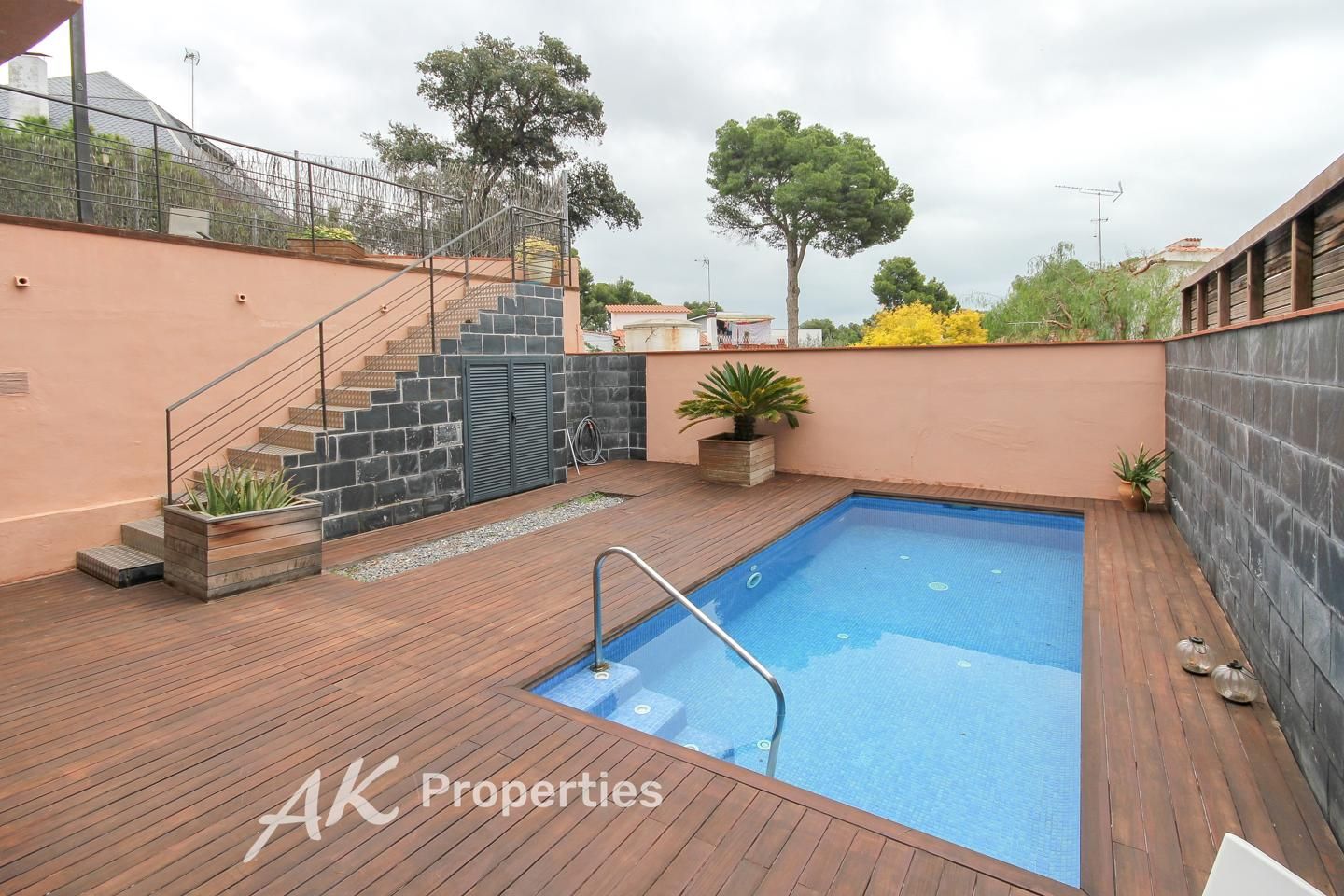 Swimming pool of House or chalet for sale in Castelldefels  with Air Conditioner, Heating and Private garden