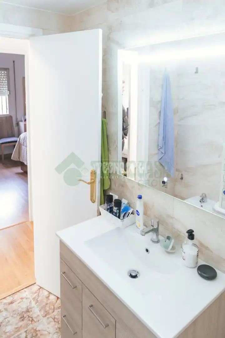 Bathroom of Flat for sale in Granada