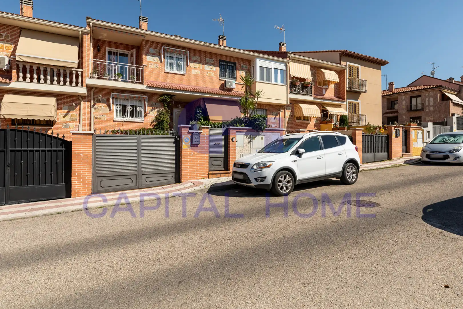 Vista exterior de Casa adosada en venda en Navalcarnero amb Calefacció i Moblat