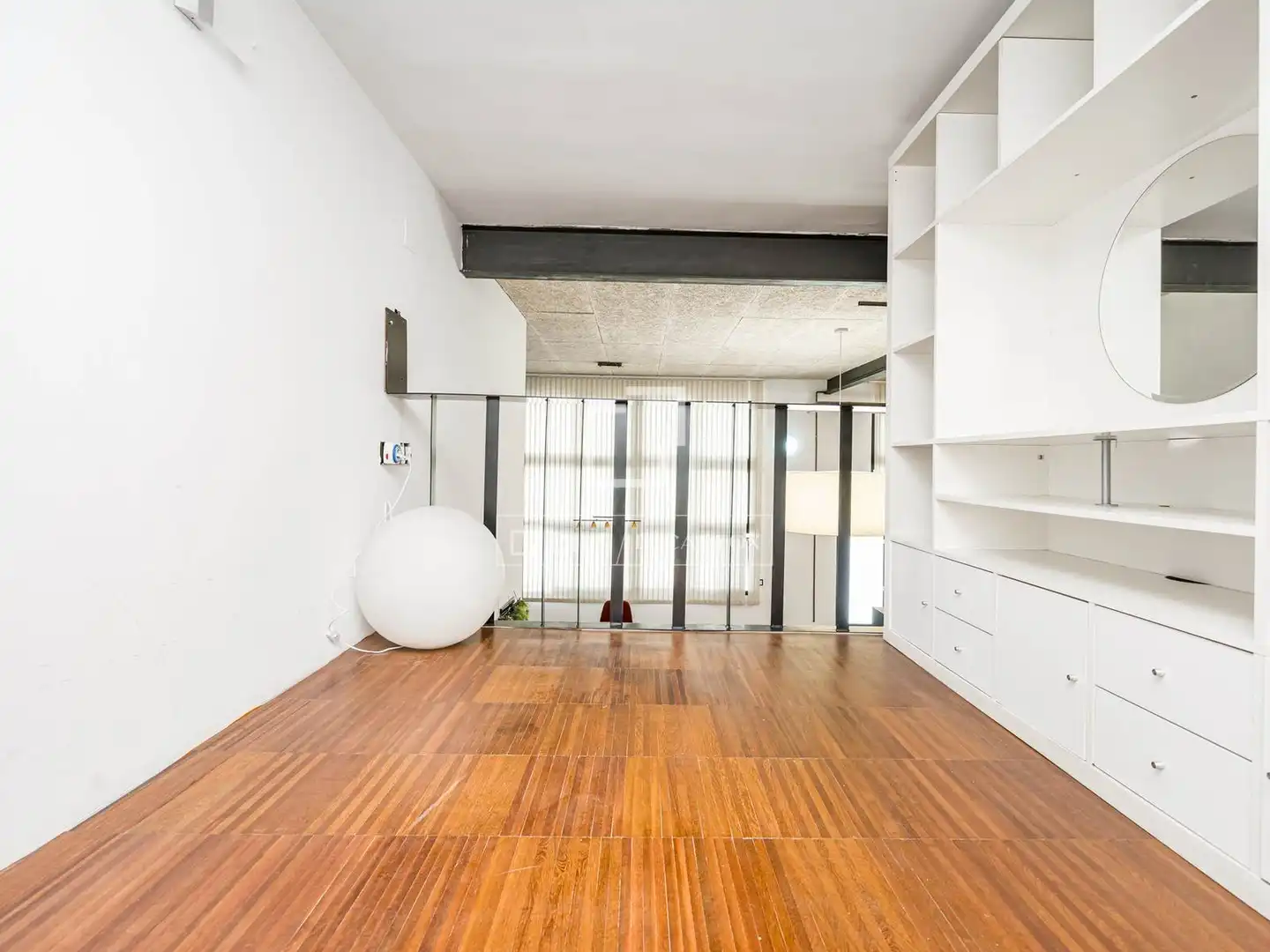 Sala d'estar de Pis en venda en Madrid amb Aire condicionat
