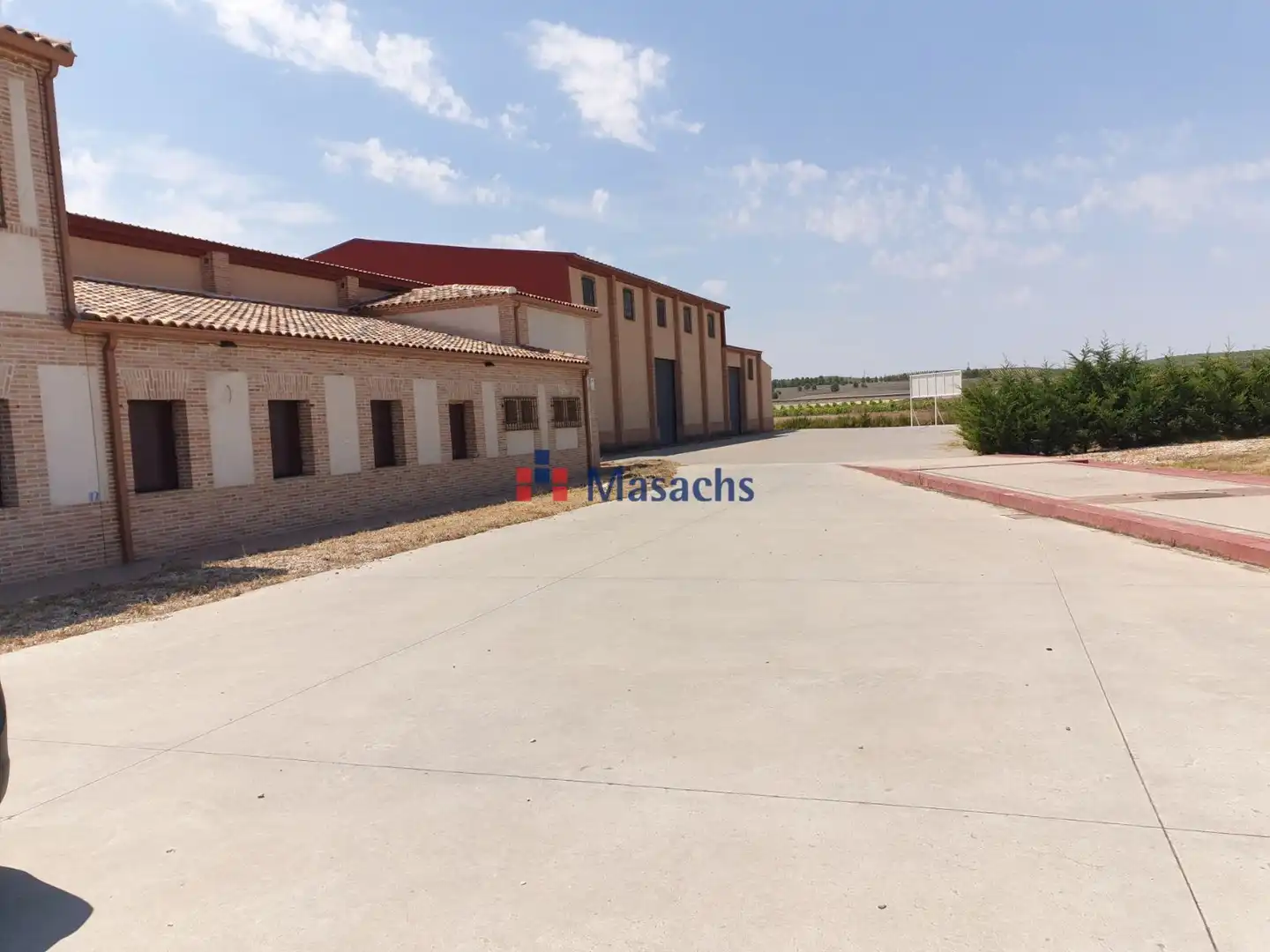 Vista exterior de Nave industrial en venta en Aranjuez