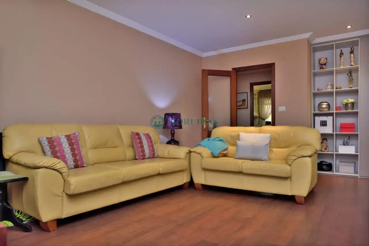 Wohnzimmer von Wohnung zum Verkauf in Ourense Capital  mit Heizung, Abstellraum und Balkon