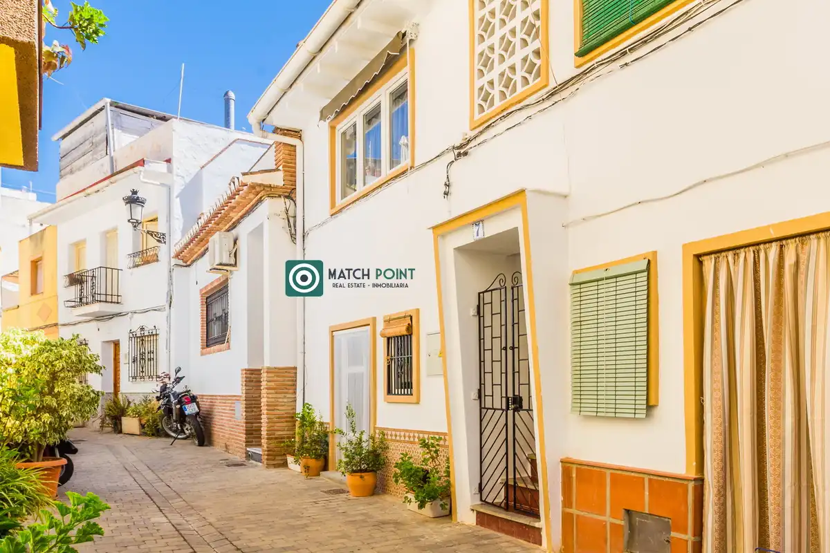 Vista exterior de Casa adosada en venta en Almuñécar con Amueblado