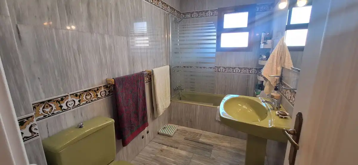 Bathroom of Apartments for sale in Fuengirola  with Terrace, Swimming Pool and Furnished