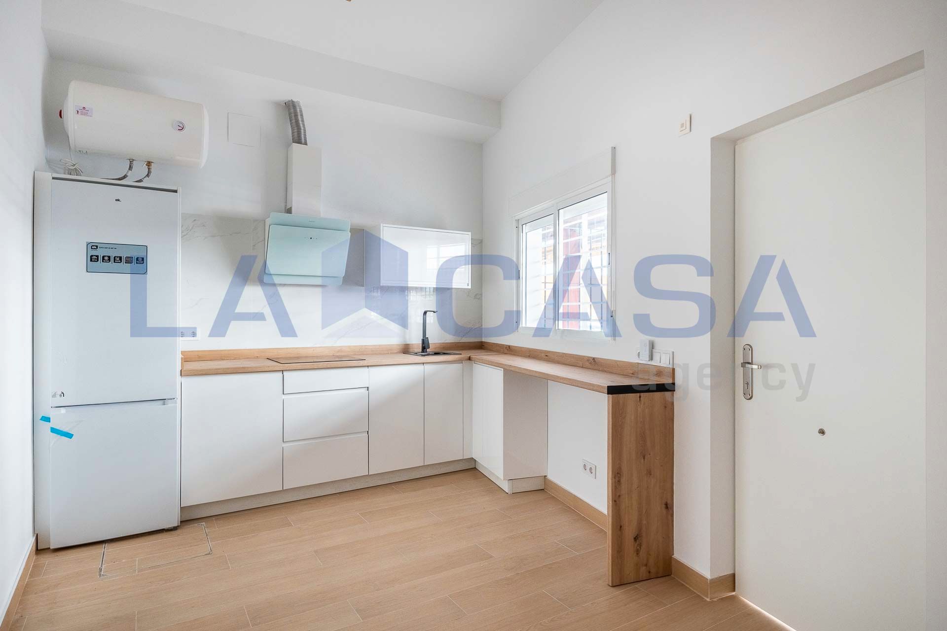 Kitchen of Planta baja for sale in  Sevilla Capital