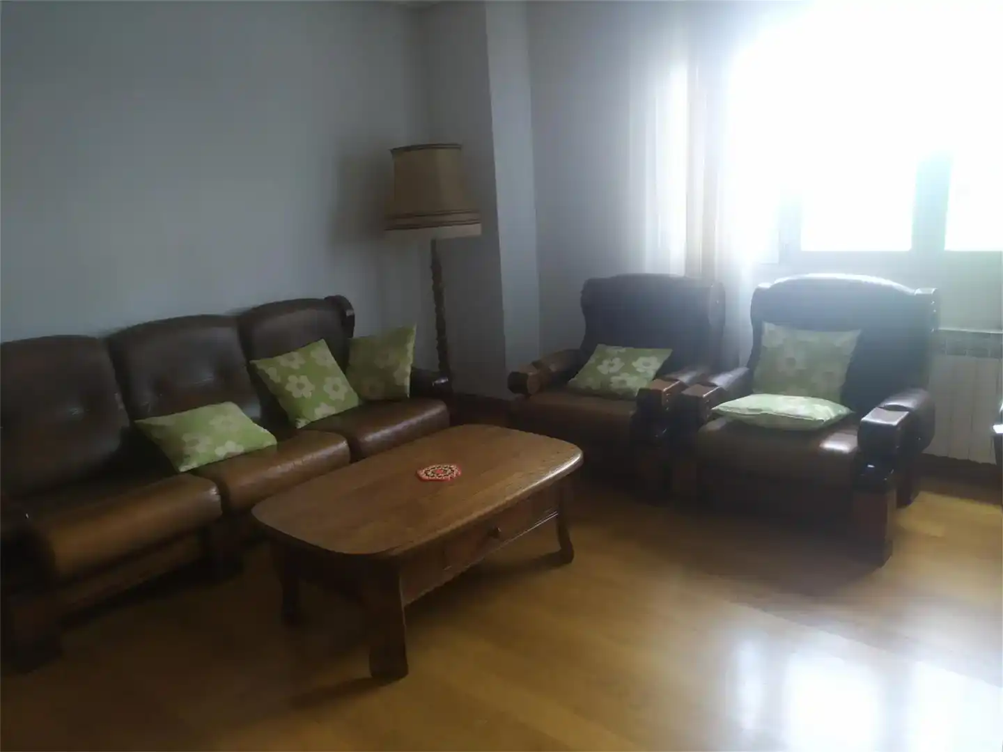 Sala d'estar de Casa adosada en venda en Espinosa de los Monteros