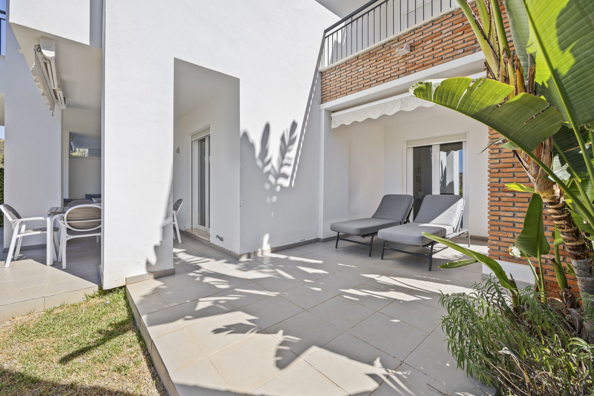 Jardí de Planta baixa en venda en Benahavís amb Aire condicionat, Jardí privat i Terrassa