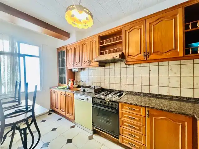 Cocina de Piso de alquiler en A Coruña Capital  con Parquet, Amueblado y Horno