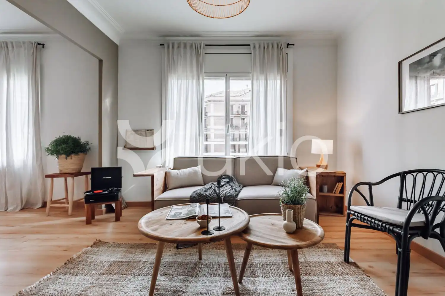 Apartment with lift to rent in Carrer de la Diputació