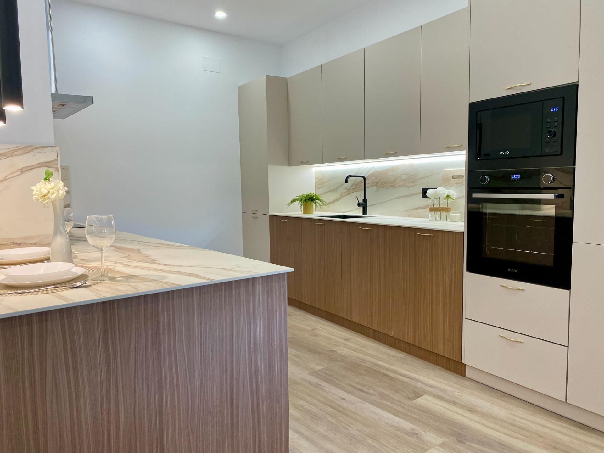 Kitchen of Flat for sale in  Sevilla Capital  with Air Conditioner