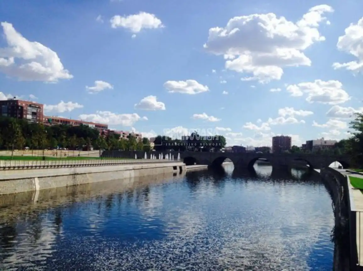 Vista exterior de Piso en venta en Madrid