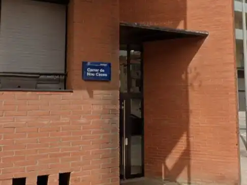 Vista exterior de Traster en venda en Badalona