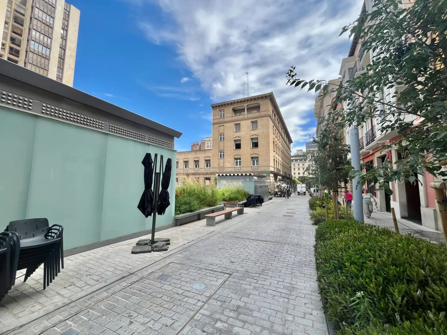 Außenansicht von Maisonette zum Verkauf in Zaragoza mit Klimaanlage, Heizung und Parkett