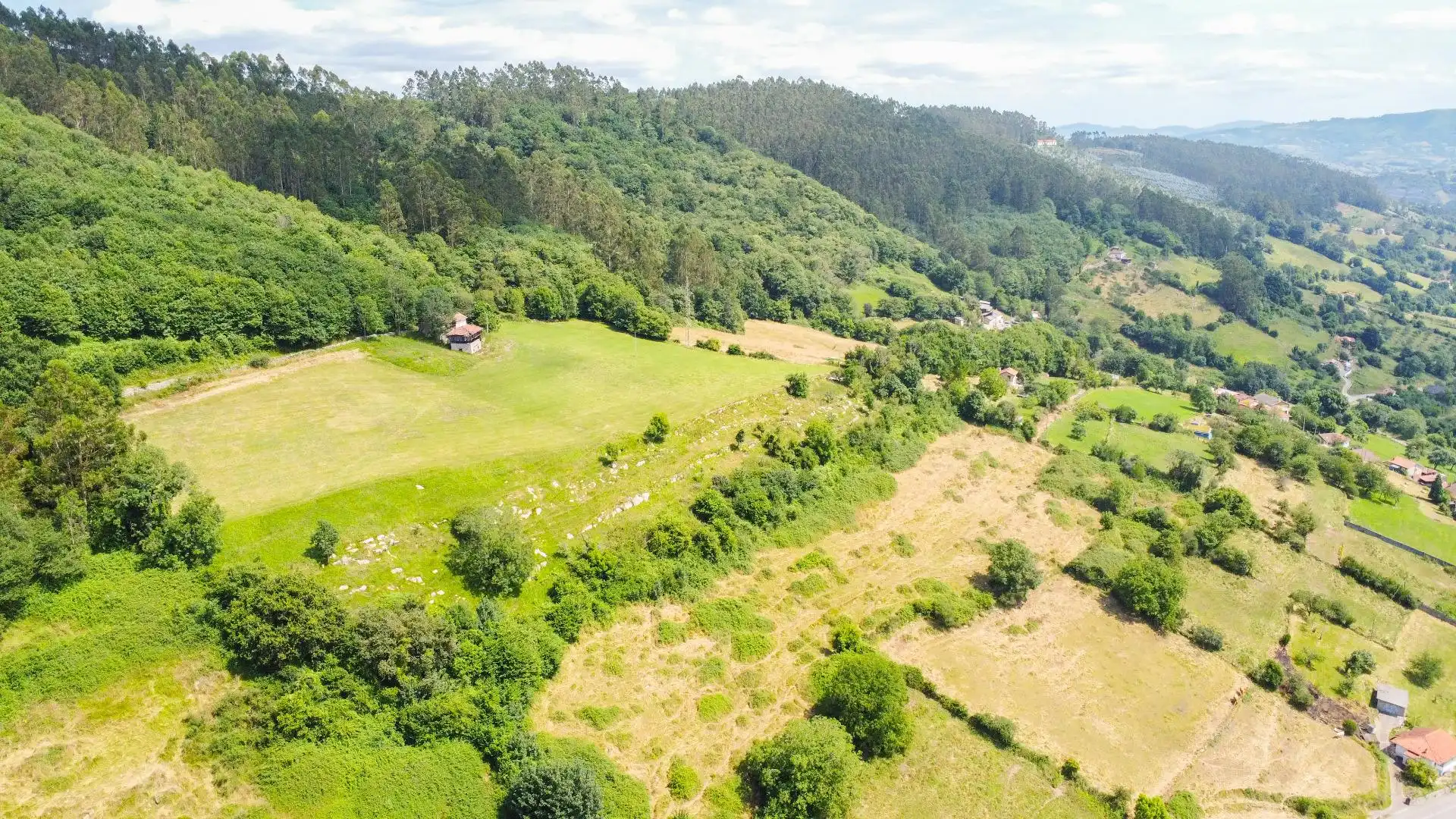 Terreno residenziale in vendita a Carretera de Las Cuestas a Sama de Grado