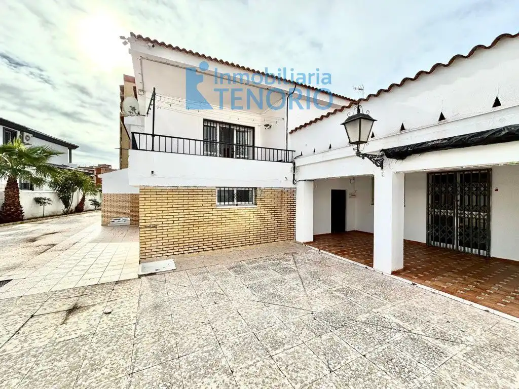 Vista exterior de Casa o xalet en venda en La Antilla amb Terrassa i Traster