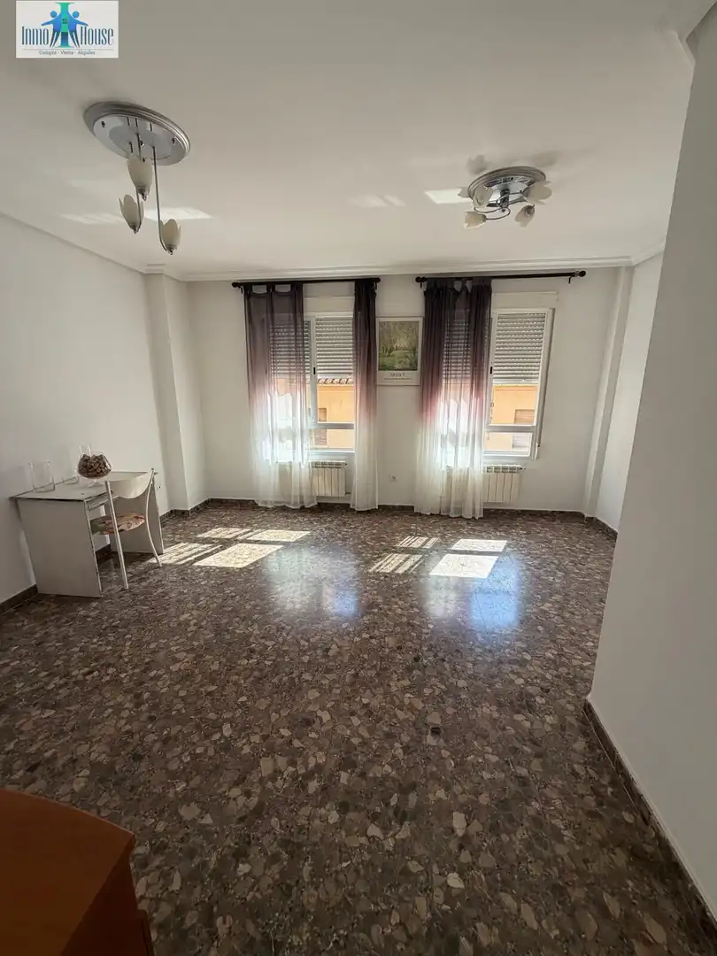 Sala de estar de Dúplex en venta en Albacete con Calefacción y Amueblado