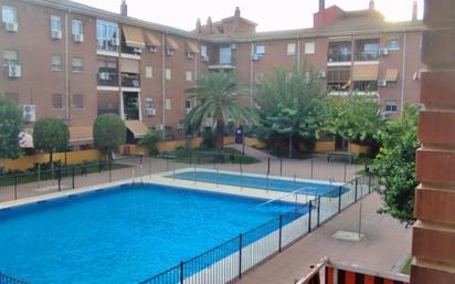 Piscina de Pis en venda en  Córdoba Capital amb Terrassa, Moblat i Piscina comunitària