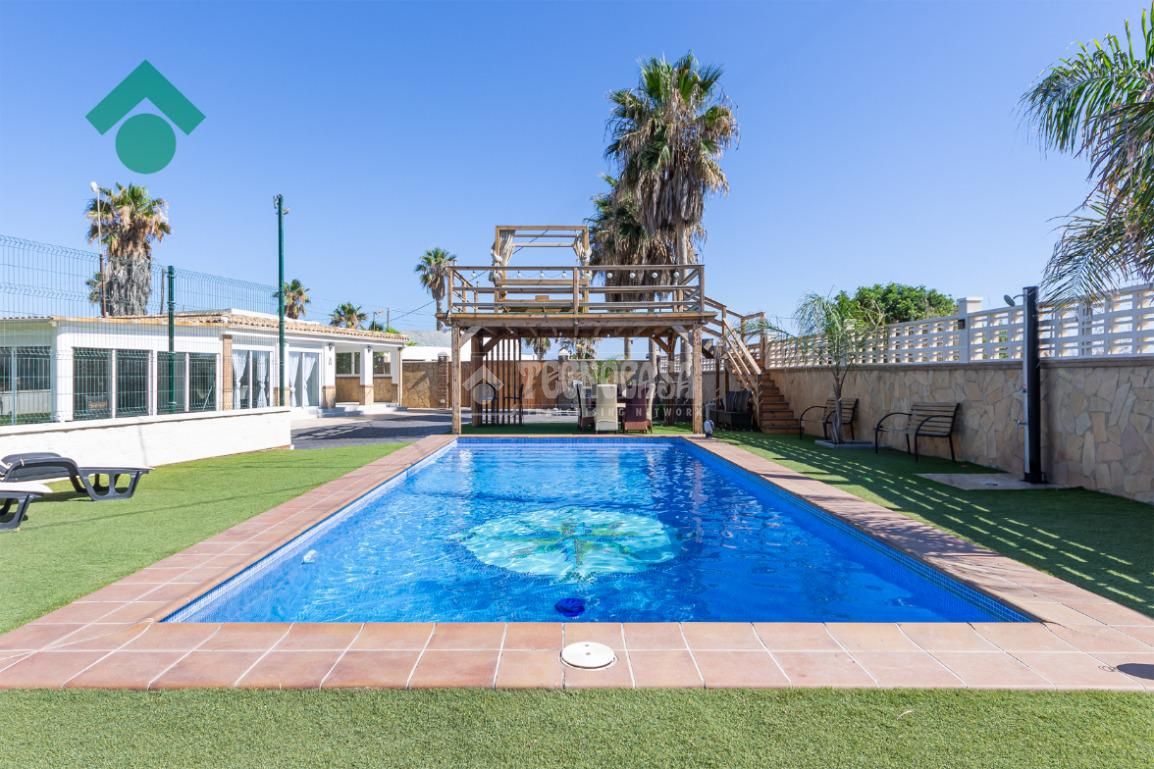 Swimming pool of House or chalet for sale in Vélez-Málaga  with Air Conditioner, Terrace and Swimming Pool