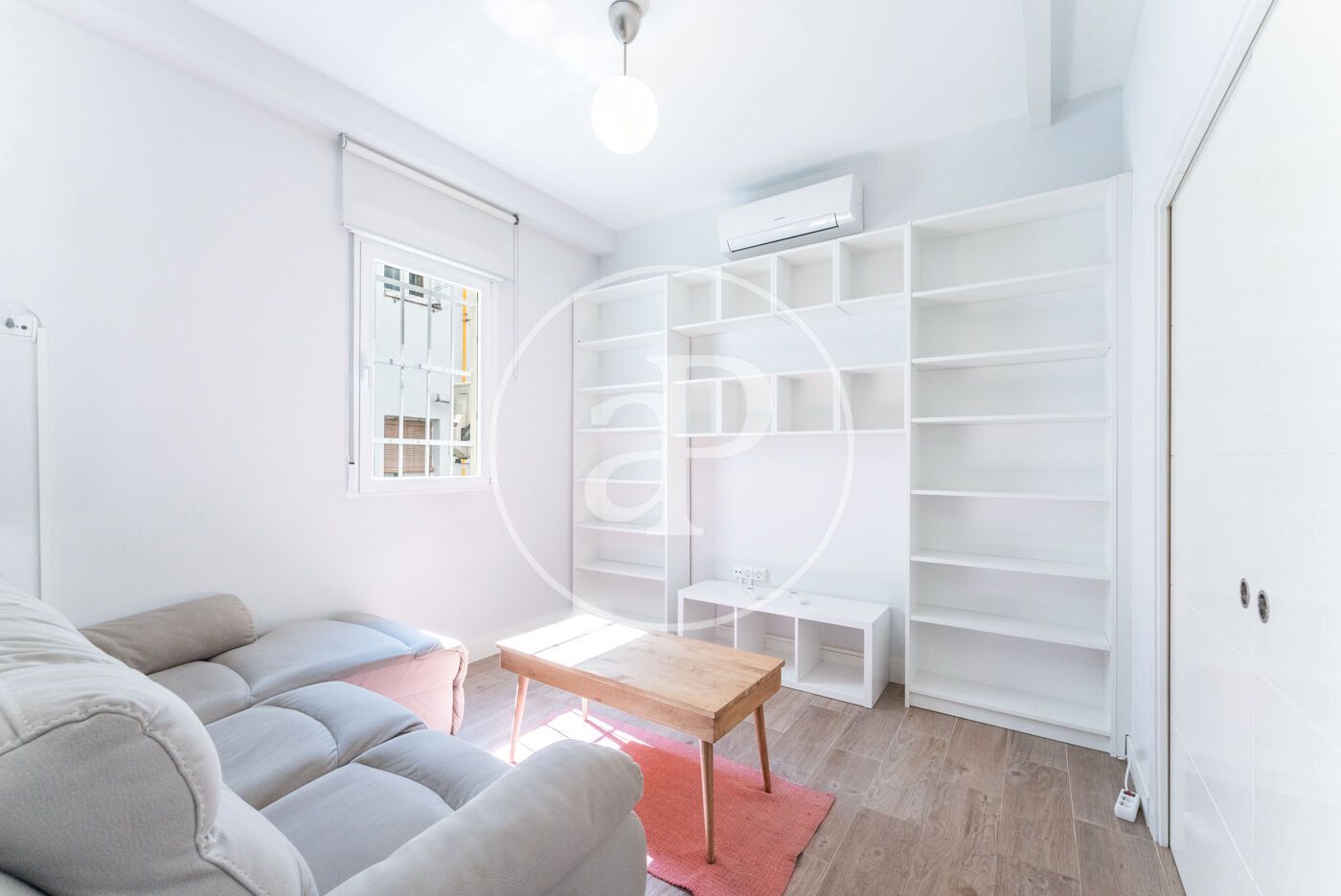 Sala de estar de Piso de alquiler en  Madrid Capital con Aire acondicionado, Calefacción y Amueblado