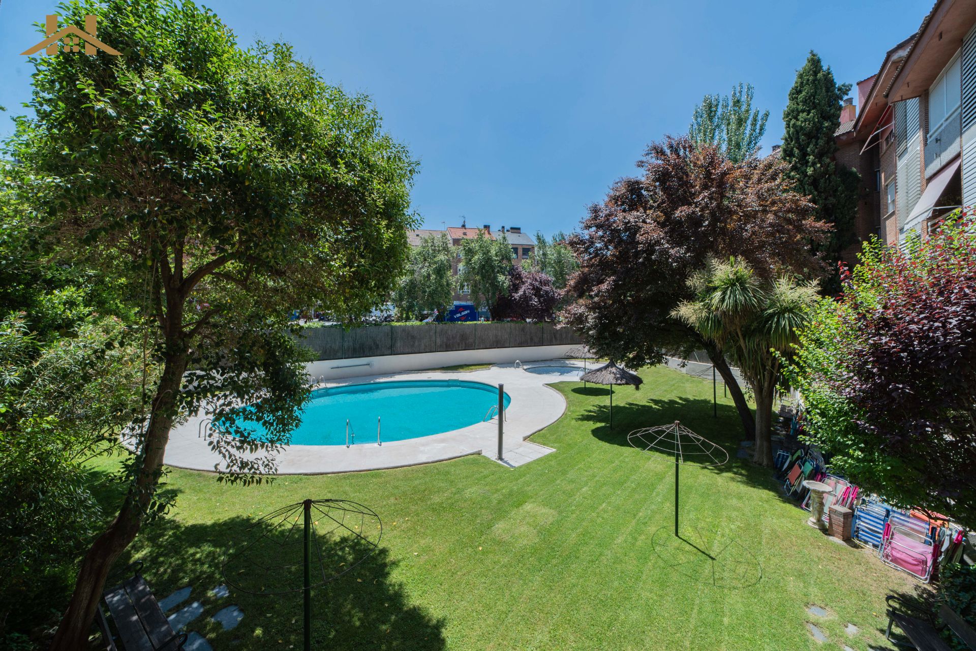 Swimming pool of Flat for sale in Majadahonda  with Air Conditioner, Heating and Terrace