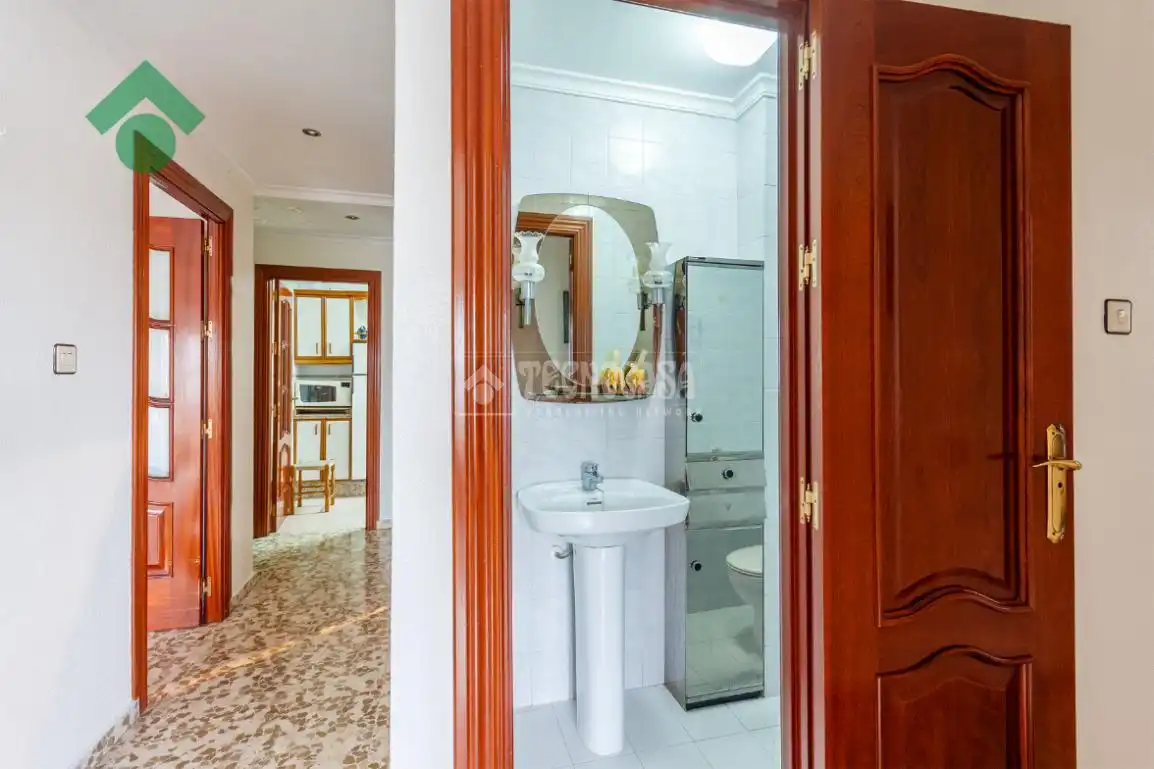 Badezimmer von Wohnung zum Verkauf in Almuñécar mit Möbliert und Balkon