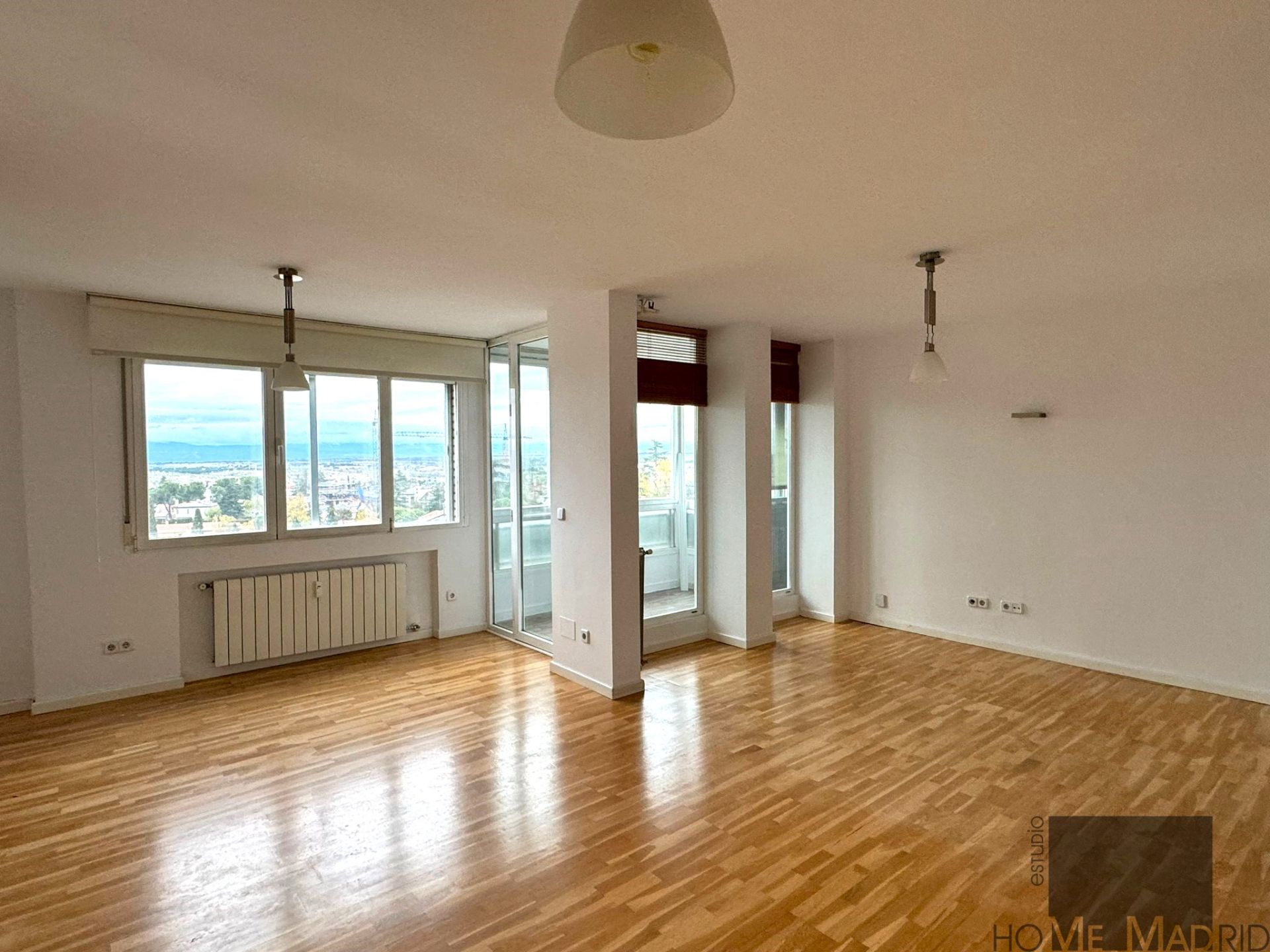 Sala de estar de Piso en venta en  Madrid Capital con Aire acondicionado, Calefacción y Parquet