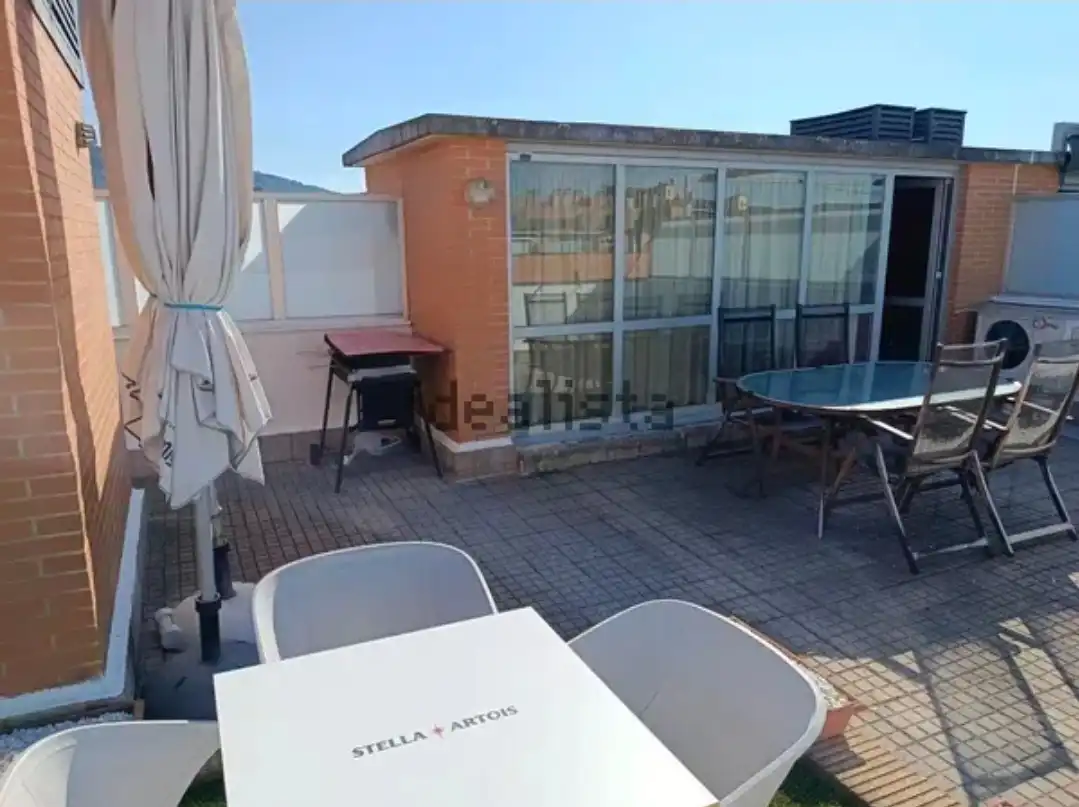 Terrassa de Pis en venda en  Pamplona / Iruña amb Calefacció, Jardí privat i Parquet