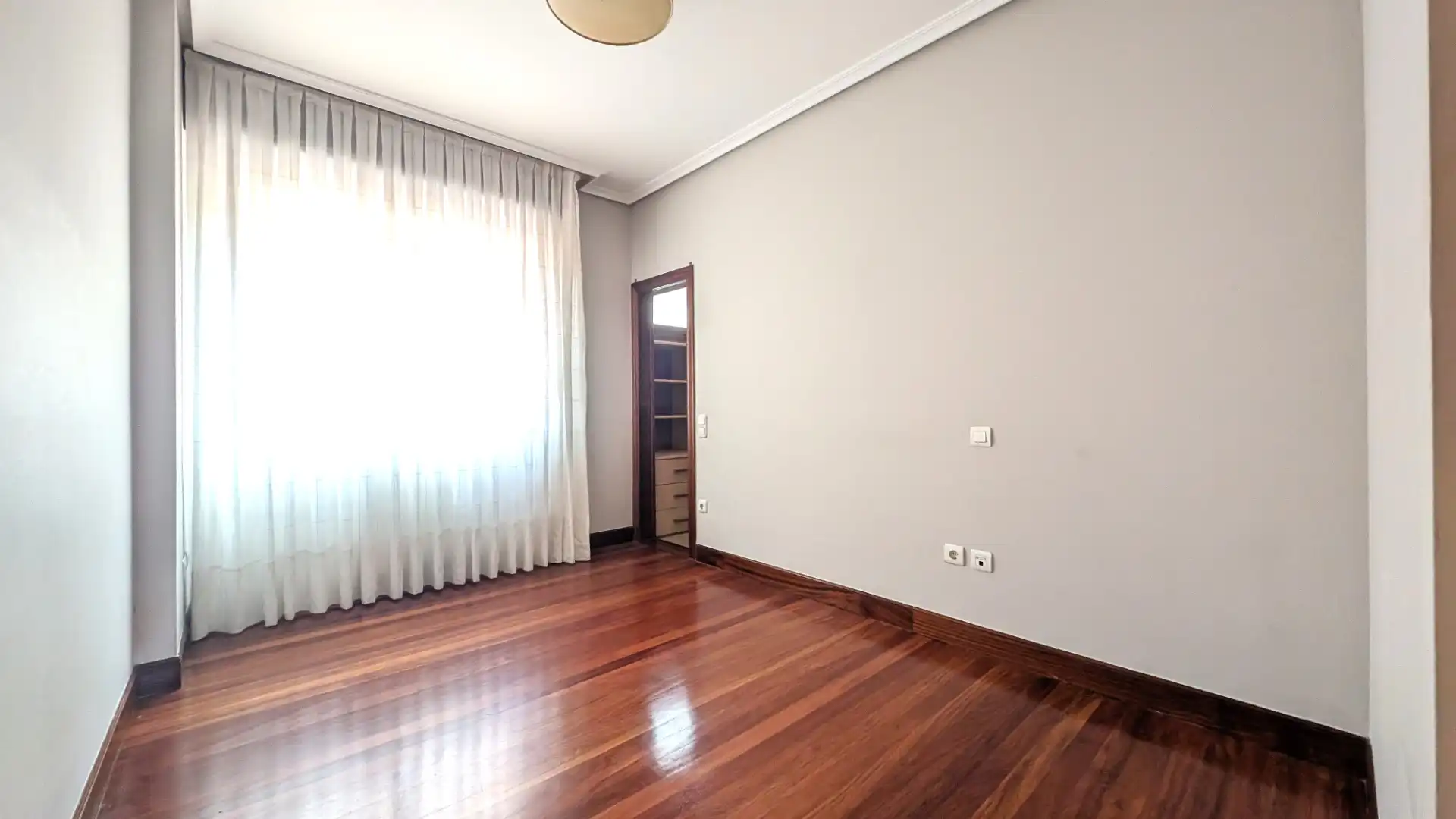 Habitación de Piso en venta en Getxo  con Calefacción y Trastero