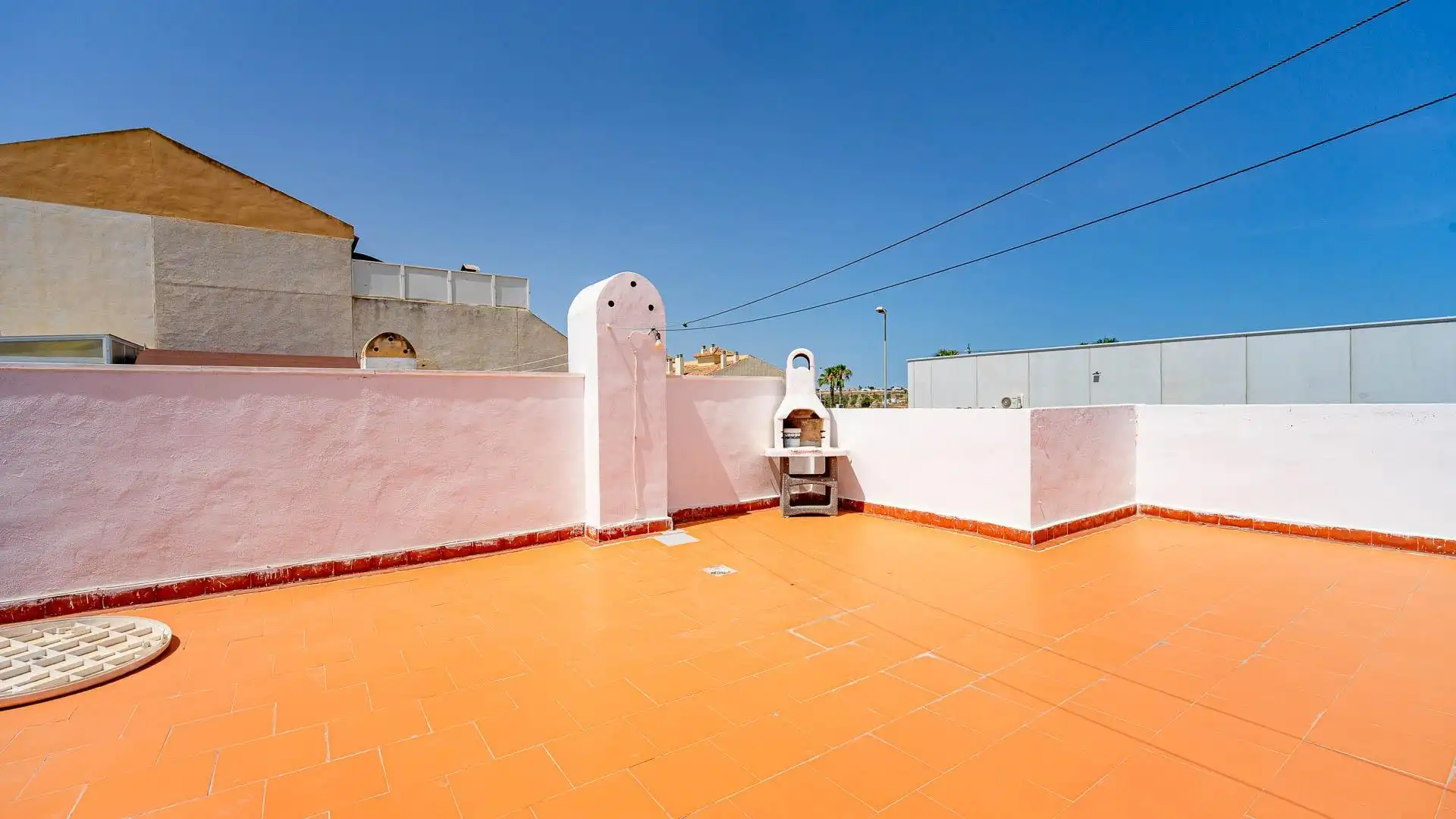Terrassa de Casa adosada en venda en Torrevieja amb Terrassa, Traster i Moblat