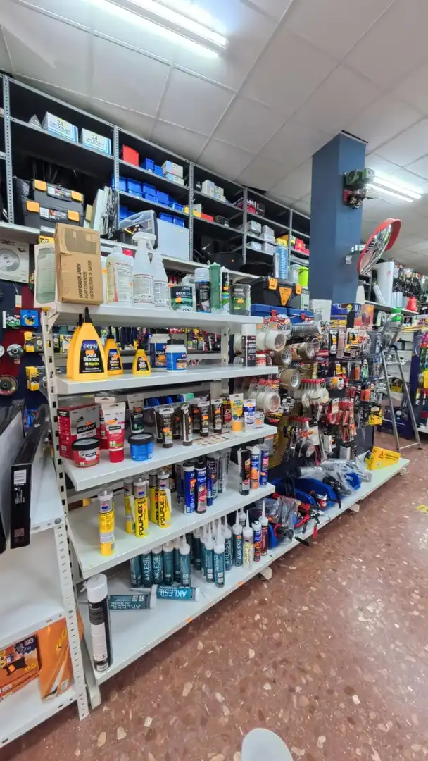 Local en venta en Chiva con Amueblado