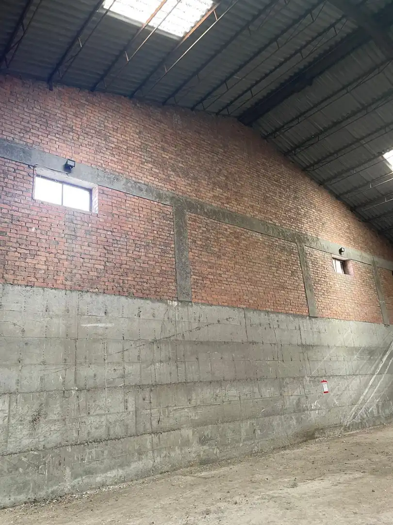 Vista exterior de Nave industrial en venta en Cigales