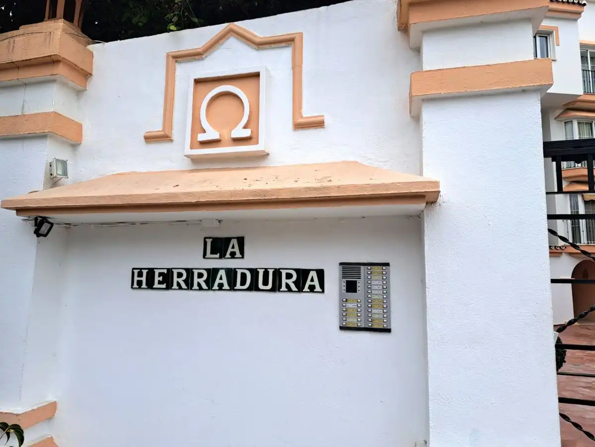 Vista exterior de Piso en venta en Marbella con Aire acondicionado, Calefacción y Terraza