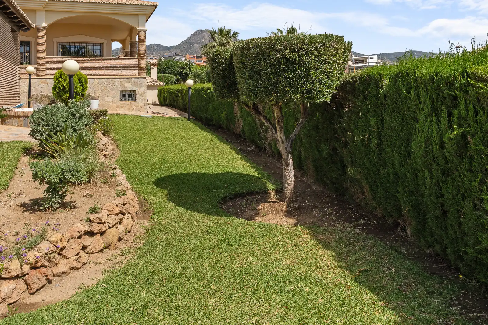 Jardí de Casa o xalet en venda en Benalmádena amb Aire condicionat, Jardí privat i Piscina