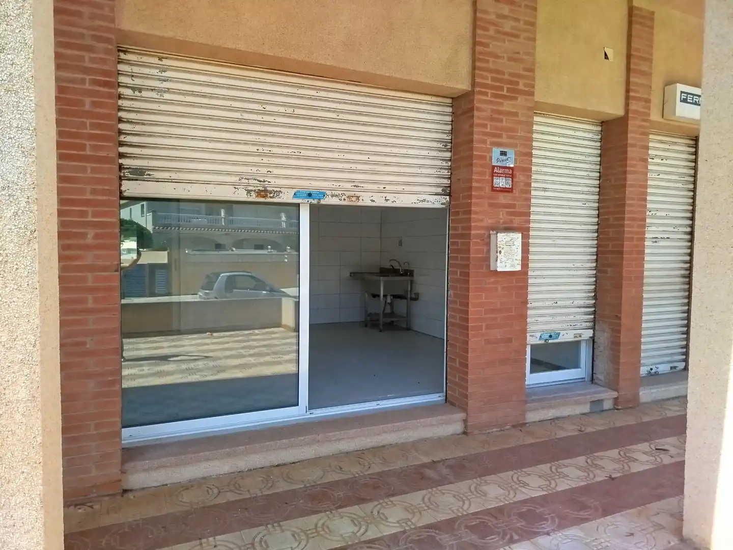 Local en venda en Mont-roig del Camp amb Alarma