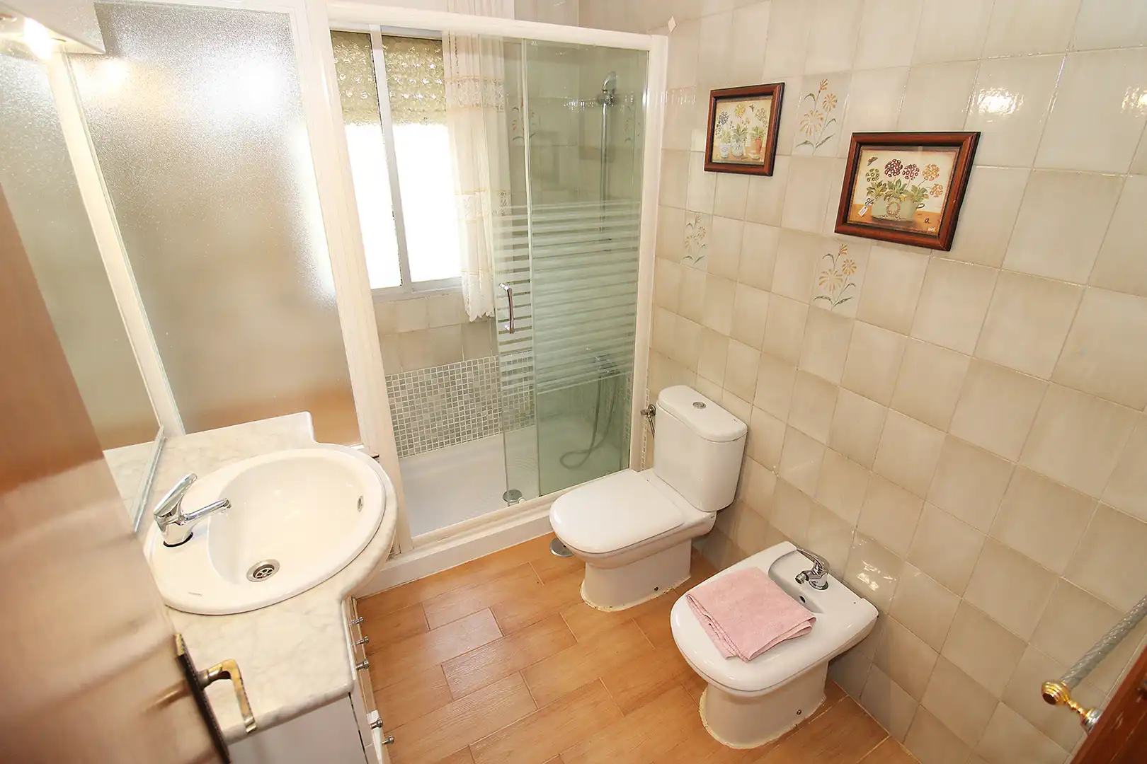 Detached house with garden for sale in Calle Bolivia, imagen 37