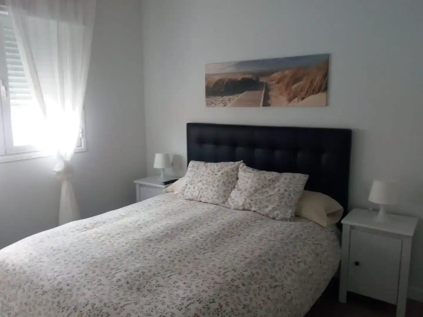 Schlafzimmer von Dachboden zur Miete in Daimús mit Klimaanlage, Schwimmbad und Balkon