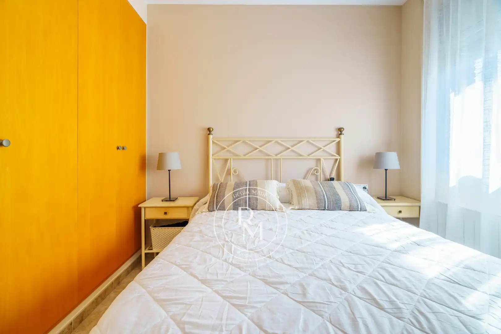 Habitación de Casa adosada en venta en Roda de Berà con Aire acondicionado, Calefacción y Jardín privado