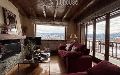 Living room of Flat for sale in Puigcerdà  with Heating, Parquet flooring and Terrace